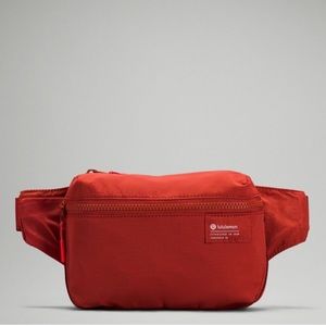 Lululemon Clean Lines Belt Bag